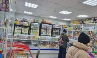 Здание 84 кв.м, земельный участок 168 +/- 5 кв.м в Иркутской области, г. Усть-Илимск, ул. Романтиков, д. 9а: здание пл. 84 кв.м (кадастровый номер 38:32:010302:9759, залог в пользу АО "ATB"), земельный участок пл. 168 +/- 5 кв.м (кадастровый номер 38:32:010302:9259, залог в пользу АО "ATB").
