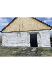 Дом 117 кв.м. и земельный участок 100+/-8 кв.м. Республика Тыва дом, площадью: 117 кв.м., с кадастровым номером: 17:08:1502002:873, расположенный на земельном участке с обременением в виде аренды, площадью: 100 +/- 8 кв.м., с кадастровым номером: 17:08:1502002:733. Адрес: Российская Федерация…