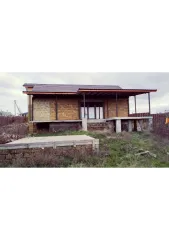 Жилой дом 212,6 кв.м в Республике Крым. На имущество зарегистрировано ограничение (обременение) права: находится в залоге у ПАО «Сбербанк», ипотека № 90:12:200901:340-91/008/2023-4 от 12.12.2023, ипотека № 90:12:200901:1060-91/017/2024-2 от 20.11.2024. Дом находится не в жилом состоянии.