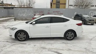 Hyundai Elantra 2018 Автомобиль марки Hyundai модель Elantra 2018 г.в. Марка и модель: Хендэ Элантра Год выпуска: 2018 Идентификационный номер (VIN): XWEDC41FAJ0000417 Цвет кузова: Белый Мощность: 110.000/149.56 Экологический класс: Пятый Тип транспортного средства: Легковой седан Имеется 1…