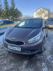Kia Ceed 2012 года, 129 л.с., 155 943 км, АКПП. Легковой автомобиль марки и модели «КИА JD» 2012 года выпуска, идентификационный номер (VIN): XWEHN512BD0004068. В залоге у ПАО Банк "ВТБ".