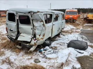 Движимое имущество (автомобили, специализированная техника), расположенное по адресу: г. Самара п. Козелки автобаза №2. Полуприцеп автомобильный НЕФАЗ 9334-10, VIN X1F9334P0A0013171, г.в 2010, гос.рег.знак АУ 0869 63. Автомобиль КАМАЗ 44108-10, VIN XTC44108KA2373168, г.в 2010 гос.рег.знак Н 001 УМ…