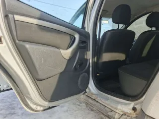 Renault Duster 2014 Автомобиль марки: RENAULT DUSTER, VIN: X7LHSRDJN51430945, 2014 г.в. (состояние хорошее: видимых повреждений нет.)