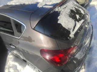 Opel Astra J 2012 года, VIN: XUFPE6DDXD3003807, в неисправном состоянии (не на ходу), АКПП не исправна, двигатель не исправен, отсутствует аккумулятор.