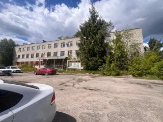 Нежилое помещение 772,9 кв. м, 1-2 этаж, Пензенская область, общей площадью 772,9 кв.м. (этаж № 1 – 230,8 кв.м., этаж № 2 542,1 кв.м.), расположено в нежилом трехэтажном здании 1972 года постройки. Фундамент – сборные железобетонные, стены кирпичные, перегородки кирпичные, перекрытия железобетонные…
