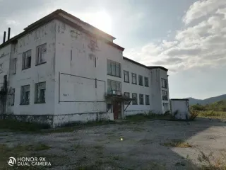 Дом культуры 1881,8 кв.м Приморский край Нежилое здание, наименование: дом культуры, 2-этажное, в том числе подземных 1, площадью 1881,8 кв.м, с кадастровым номером 25:04:100001:340, местоположение: Приморский край, Кавалеровский район, с. Зеркальное, ул. Мира, д. 1, под демонтаж (разборка с целью…