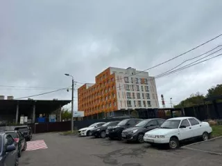 Объект незавершенного строительства (торгово-гостиничный комплекс), назначение: нежилое, площадь застройки 1302,7 кв. м., степень готовности 80%, кадастровый номер 77:17:0130304:1118, адрес: Российская Федерация, город Москва, вн. тер. Г. поселение Воскресенское, поселок Воскресенское, сооружение…