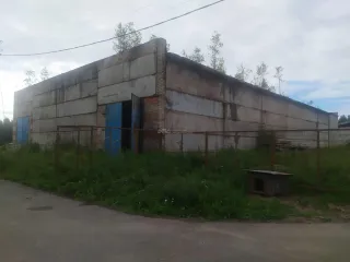 С/х комплекс и недвижимость в Лодейнопольском р-не, Ленинградская область. Имущество по адресу: ЛО, Лодейнопольский р-н: Квартира, 41,7 кв. м; Земельные участки общей площадью 1 366 073 кв. м; Строения: силосная траншея, картофелехранилище, 2 сенохранилища, телятник, откормочная свиноферма и другие…