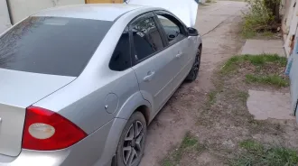 Ford Focus 2006 года, VIN WF04XXWPD46J64409. По двигателю стучит (поршневая), расход моторного масла 1.5 литра на 1000км, требуется замена подушек двигателя всех, течь антифриза с патрубок системы печки и охлаждения, течь масло с шкива коленвала, течь антифриза с помпы, не работает кондиционер…