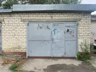 Гараж, площадь 47,1 кв.м, количество этажей 2, в том числе подземных 1, кадастровый номер 26:12:030102:693. Земельный участок, площадь 43,6 ± 2,3 кв.м, кадастровый номер 26:12:030110:2. Адрес: Ставропольский край, г. Ставрополь, ул. Пушкина, в районе жилого дома № 3а, в квартале 75. Назначение…
