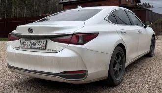 Lexus ES250 2022 Автомобиль марки LEXUS модель ES250, 2022 г.в., VIN-номер JTHB11B1302045907. Транспортное средство находится в залоге у ПАО «СОВКОМБАНК». Залог прекращается в случае продажи заложенного имущества. Место нахождения транспортного средства: Московская область, г. Наро-Фоминск, пл…