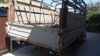 ГАЗ 3302, 2004 легковой автомобиль, марка: ГАЗ, модель: 3302, год изготовления: 2004, цвет: серебристый серо-зеленый, VIN: ХТН33020042016199, г/н: М425МС30. Особенности тех. состояния: коррозия по всему кузову, отсутствует навесное оборудование двигателя, двигатель разукомплектован, отсутствуют…