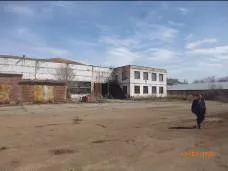 Здание по адресу Оренбургская область, г. Бугуруслан, ул. Комсомольская, д. 2е. Кадастровый номер земельного участка: 56:37:0102033:254. 1 этаж, материал наружных стен – смешанные, год строительства 1987. Площадь объекта 270,9 м². Земельный участок площадью 389,74 м², категория: земли…