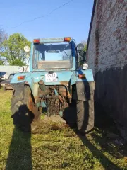 Трактор МТЗ-80 1989 года выпуска, заводской номер 131857, государственный регистрационный знак 3531УВ26, коробка передач №728671, номер двигателя 787114, основной ведущий мост 605036, цвет синий, мощность двигателя 55,16 (75,00). Ограничения: запрет на проведение регистрационных действий, ключи и…