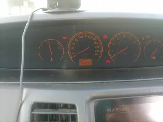 Nissan Primera 1.6 2007 года, черный цвет. VIN: SJNFAAP12U2313909, ПТС: 99 49 823711, госномер: С325АЕ196. Двигатель бензиновый QG16-087203Q, мощность 109 л.с. (80,1 кВт), объем 1597 см³. Экологический класс нулевой, разрешенная максимальная масса 1940 кг, масса без нагрузки 1396 кг.