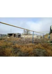 1/4 доли дома и участка, Саратовская обл., Новоалександровка: 1/4 доля дома и 1/4 доля земельного участка в Саратовской обл., еще 1/4 доля дома и 1/4 доля земельного участка в Саратовской обл., еще 1/4 доля в праве на жилое здание, площадь: 101,6 кв.м., кадастровый номер: 64:01:060202:81, и 1/4…