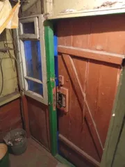 Жилое помещение, назначение: жилое, общая площадь 13,9 кв.м., этаж: 1, кадастровый №64:49:020110:38, расположенное по адресу: Саратовская область, г. Хвалынск, ул. Чернышевского, д. 32, кв. 5.