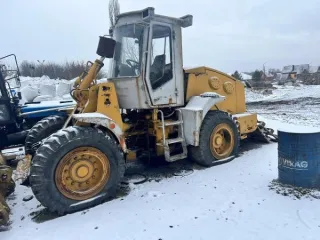 Погрузчик ПК-30 2009 года, модель ПК-30.0001, гос. номер МТ 6473 02. Производитель: Челябинск. VIN: 290209. Заводской номер рамы отсутствует. Номер двигателя: 390192. Цвет: желто-серый. Паспорт самоходной машины: ВЕ № 562317 от 29.02.2009. Мощность двигателя: 90 кВт (122 л.с.), тип: бензиновый. Вид…