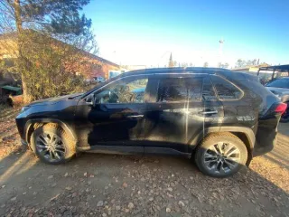 Toyota RAV4 2021 года выпуска, VIN XW7D13FVX0S023706. Сведениями о состоянии движимого имущества организатор торгов не располагает.