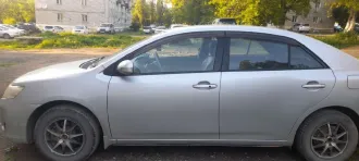 Toyota Allion 2008 года выпуска, серого цвета. VIN отсутствует, ПТС 25 УР 651126, госномер Р356КС125. Мощность двигателя 100 л.с. (136 кВт), экологический класс 4. Разрешенная максимальная масса 1495 кг, масса без нагрузки 1220 кг. Произведен в Японии. Автомобиль на ходу, штрафов нет.