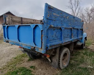 Автомобиль ГАЗ52-01 1991гв. Рег №Р032ОЕ 26 и автомобиль ГАЗ 53Б 1978гв. Рег №Р258ОЕ26 и автомобиль ГАЗ53Б 1971гв. Рег №Р324ТХ 26 (автомобили в нерабочем состоянии, не везде имеются VIN №).