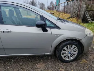 Fiat Punto 2007 легковой автомобиль, марка: Fiat, модель: Punto, год изготовления: 2007, цвет: серо-песочный, VIN: ZFA19900001271276, мощность двигателя, л. с. (кВт): 77 (57), кузов №: ZFA19900001271276. С имуществом можно познакомиться по предварительной договоренности с организатором торгов по…