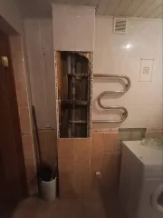 Двухкомнатная квартира 51.7 кв.м, расположенная на первом этаже жилого дома по адресу: Тюменская область, г. Тюмень, ул. Тимуровцев, д. 32, кв. 27. Кадастровый номер 72:23:0104002:1827. С имуществом можно ознакомиться с момента публикации сообщения о торгах и до окончания периода приема заявок по…