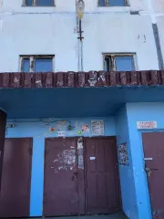 Нежилое помещение №1004 общей площадью 15,4 кв.м, назначение: нежилое, расположенное по адресу: город Нижневартовск, улица Интернациональная, дом 2г, корпус 1, кадастровый номер 86:11:0102009:968.