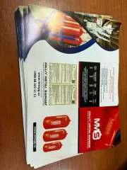 Канцелярские принадлежности и бумажная продукция MMS: картонные папки белого цвета с фирменным логотипом "MMS MILLIY METAL SANOAT" - 41шт, ручки черного цвета с фирменным логотипом "MMS MILLIY METAL SANOAT" - 49шт, блокнот с фирменным логотипом "MMS MILLIY METAL SANOAT" - 50шт, коврик черного цвета…