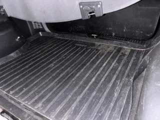 Mazda CX-5 2013, VAZ 21099 1995. 1. Mazda CX-5, 2013, г/н М383ВС18, VIN: RUMKE1978DV007613. Сломана правая фара и правый фонарь, на лобовом стекле трещины, на водительской двери и правом переднем крыле царапины, на правой задней двери вмятины, а также присутствуют многочисленные повреждения заднего…