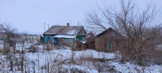 Здание жилое в собственности, (31.9 кв.м.). Расположенное по адресу: Ростовская обл., Усть-Донецкий р-н, х. Бородино, ул. Балочная, д. 16 и 
Земельный участок (для ведения личного подсобного хозяйства) в собственности,(3000 кв.м.);  Расположенный по адресу: Ростовская обл., Усть-Донецкий р-н, х…