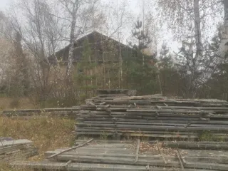 Нежилое здание площадью 320 кв. м, кадастровый номер 66:32:0000000:1923 с земельным участком площадью 3147 кв. м, кадастровый номер 66:32:0601015:19, категория земель: земли населенных пунктов, разрешенное использование: под производственное здание. Местоположение: Свердловская область…