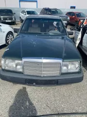 Mercedes-Benz 230E, г/н отсутствует, VIN: WDB1240231A439208. Цвет серо-зеленый. 1987 г.в. (Рег. номер ПИБИ 86-003806). Размер снижения цены - 60%. Проверка исправности не проводилась. Погрузка и транспортировка осуществляется силами покупателя. Автомобиль продается в текущем состоянии, без…