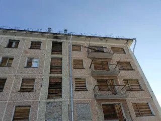 1/2 доля в праве собственности на квартиру (жилое помещение в аварийном доме), кадастровый номер 03:06:000000:5748, расположена по адресу: Республика Бурятия, Заиграевский район, село Новая Брянь, улица Русина, дом 9, квартира 70, площадь 48.7 кв. м.