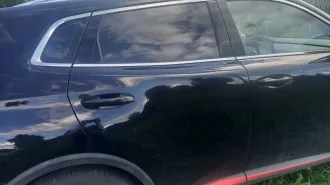 Changan CS55, 2023, VIN: LS4ASE2E7RA923069. Находится в залоге у АО Банк Инго. На имущество наложены ограничения в виде запрета на регистрационные действия. Недостатки: вмятины на боковых поверхностях двери, царапина на зеркале, сколы на лобовом стекле. Ознакомление с имуществом осуществляется по…