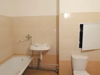 Жилое помещение 46,1 кв.м, п. Коммунарка, ул. Сосенский Стан, д. 10, кв.152, г. Москва общей площадью 46,1 кв. м. (Этаж № 1), кадастровый номер: 77:17:0120303:10767. Вид жилого помещения: Жилое. Общая площадь: 46.1