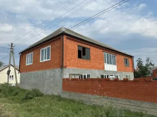 Жилой дом 306,8 кв.м, земельный участок 1600 кв.м, Республика Адыгея. Жилой дом, площадью 306,8 кв.м, кадастровый номер 20:04:0401007:1238; Земельный участок (для индивидуального жилищного строительства), площадью 1600 кв.м, кадастровый номер 20:04:0401007:1186. Информация о коммунальных…