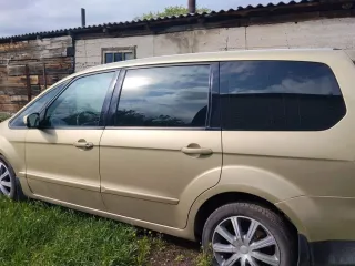 Ford Galaxy 2006 Ford Galaxy, 2006 года выпуска WF0MXXGBWM6A44123 Обращаю внимание, что автомобиль без видимых следов серьезных ДТП или значительных дефектов кузова. Фары чистые, без явных помутнений. Бампер целый, противотуманные фары на месте. Двери и пороги ровные, без вмятин и царапин. Обращаю…