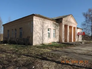 Нежилое помещение Нежилое здание: кирпичное одноэтажное, кадастровый номер: 44:07:091301:297, год постройки 1956 год, общей площадью 190,2 кв. метра, назначение здания — нежилое здание. Здание подключено к центральной канализации, водоснабжению, электроснабжению. Автономное отопление: газовый котёл…