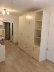 Квартира общей площадью 22,4 кв.м. расположена по адресу: Республика Удмуртия, г. Ижевск, город Машиностроителей, д. 100б, кв. 42.