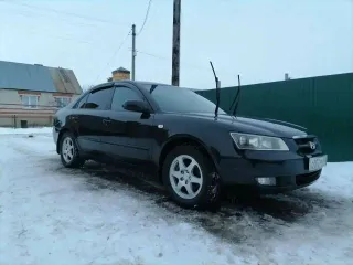 Hyundai Sonata 2007 года, 144 лс, 220000 км. HYUNDAI NF 2.0 GL MT, VIN KMHET41BP8A427016, цвет – черный, год выпуска – 2007.