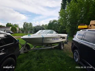 Катер Sea Ray 180BR маломерное судно катер SEA RAY 180BR, бортовой (идентификационный) номер Р70-00КЕ, строительный (заводской) номер: US-SERR6941A101
