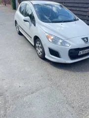 Peugeot 308, 2011 308 Белый 2011 г.в. Марка, модель: Peugeot 308 Категория ТС: В Год изготовления: 2011 Идентификационный номер VIN: Z8T4C5FS0BM009031 Номер кузова: Z8T4C5FS0BM009031 Цвет кузова: белый Рабочий объем двигателя: 1598 куб. см Мощность двигателя (л.с.): 120 Тип коробки передач…