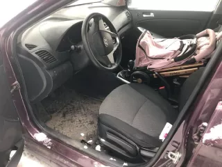 Легковой автомобиль Hyundai Solaris, марка: Hyundai, модель: Solaris, год изготовления: 2011, VIN: Z94CT41CABR009596, г/н: М554ВТ124