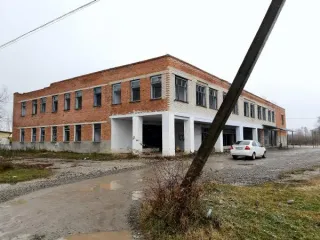 Нежилое помещение площадью 897,3 м², кадастровый номер 01:04:0400018:53, этажи N 1, N 2, расположено по адресу: Республика Адыгея, Майкопский район, станица Абадзехская, улица Телеграфная, 2Е. Ограничения и обременения отсутствуют. Кадастровый номер здания, в пределах которого расположено…
