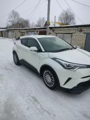 1/2 доли автомобиля Toyota C-HR Hybrid, 2017 года выпуска, цвет – белый, государственный номер К007ВХ28, идентификационный номер (VIN) ZYX10206696, номер кузова (прицепа) ZYX10206696, номер двигателя 2ZR8173183, мощность двигателя – 99.9 л.с. Без видимых повреждений. Обременения – арест…