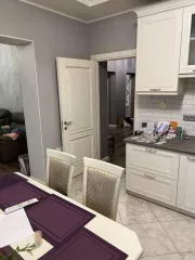 Квартира, общей площадью 101,1 кв.м, расположенная по адресу: Россия, Калининградская область, г. Калининград, Ломоносова пер, д. 6А, кв. 5, КН 39:15:120907:233.