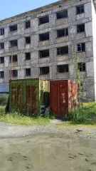 Земельный участок, кадастровый номер 49:08:040103:1504, площадью 1080 кв.м., по адресу: Магаданская область, муниципальный округ Ягоднинский, поселок городского типа Оротукан, ул. Гагарина, дом 4, с расположенным на нем объектом недвижимого имущества: нежилое здание, кадастровый номер…