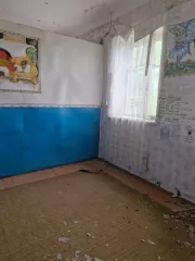 Нежилое здание с кадастровым номером 61:06:0060309:91 площадью 145,6 кв. м., расположенное по адресу: Ростовская область, Веселовский р-н, х. Красный Кут, ул. Школьная, 1 иземельный участок с кадастровым номером 61:06:0060308:1 площадью 608 кв. м., расположенный по адресу: Ростовская область…