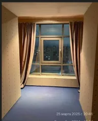 Трехкомнатная квартира общей площадью 108,4 кв.м, жилая площадь 67,5 кв.м, расположена на 3 этаже 6-этажного жилого дома по адресу: Тюменская область, Ханты-Мансийский автономный округ-Югра, г. Ханты-Мансийск, ул. Карла Маркса, д. 28, кв. 43. Кадастровый номер: 86:12:29:0:28:39. Право собственности…